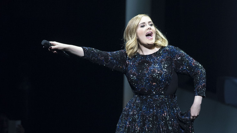 Adele nega que irá se apresentar no Super Bowl 2017