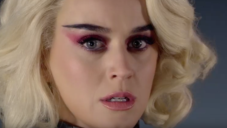 Katy Perry lança video retrô-futurista de “Chained to the Rhythm”