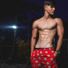 Explore seu fetiche por músculos com o gostoso Hazzan Velez no Flirt4Free