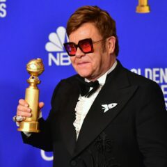 Elton John ganha seu primeiro Globo de Ouro com canção da trilha de “Rocketman”